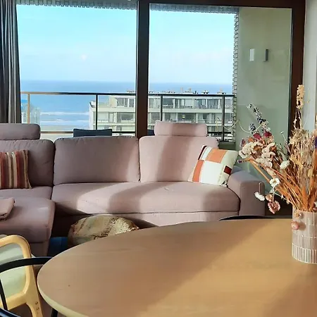 Modern 2-bedroom Near The Of T102 Apartment
