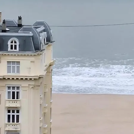 Apartamento Modern 2-bedroom Near The Of T102 Ostende