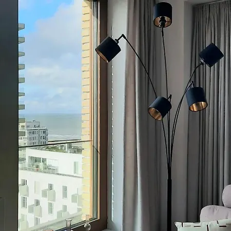 Modern 2-bedroom Near The Of T102