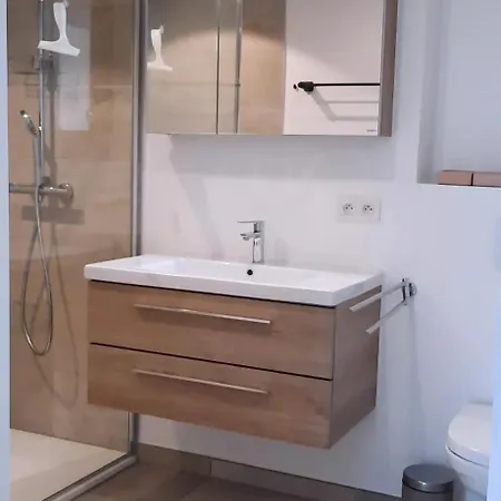 Modern 2-bedroom Near The Of T102 Ostenda