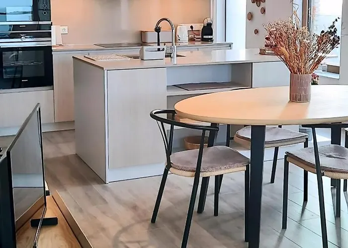 Modern 2-bedroom Near The Of T102 Appartement *